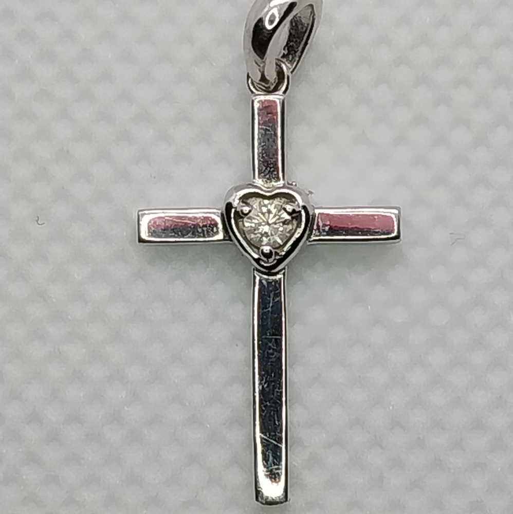 10k White Gold Heart Cross